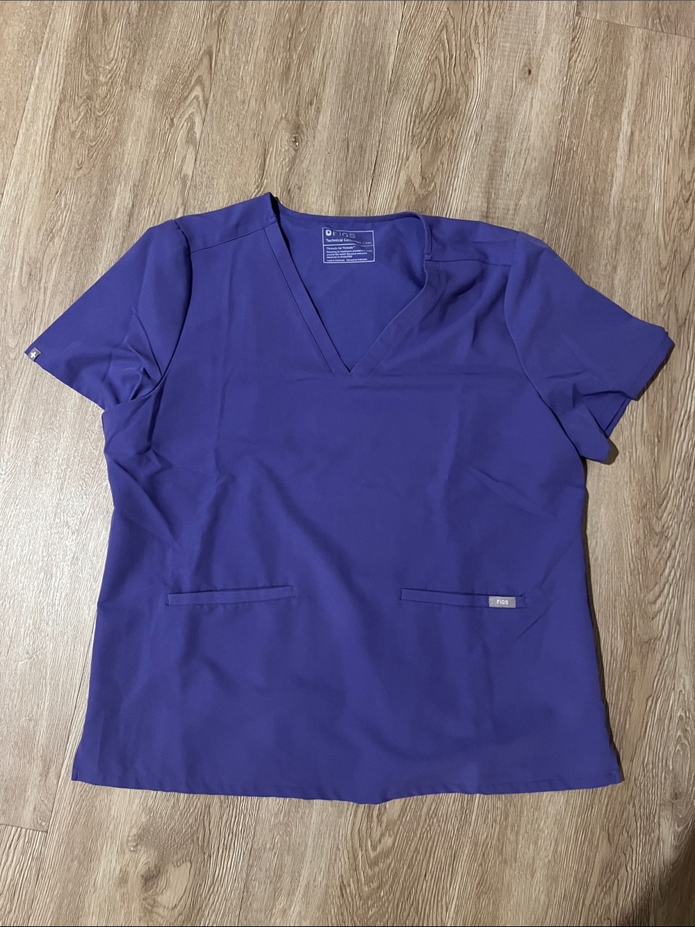 Figs Women's Amethyst Casma - Three pocket scrub top